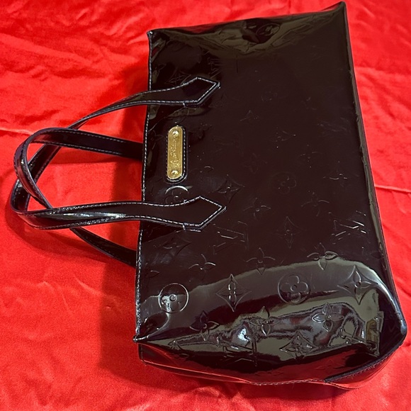 WOW POSHMARK - Louis Vuitton Beautiful Black Vernis Wilshire Shoulder Bag - Picture 16 of 16